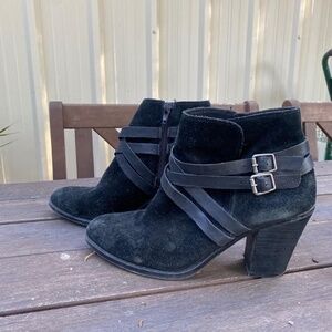 Lucky Brand Buckle Black Booties 🤩